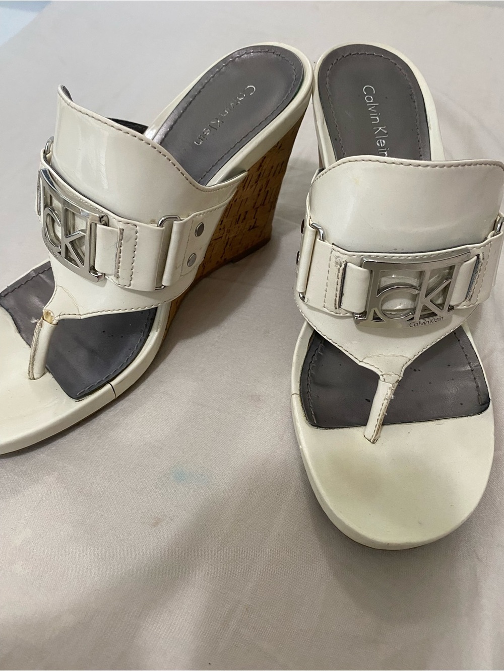 Vintage Y2K Mcbling Calvin Klein White Patent Cork Wedge Thong Sandals